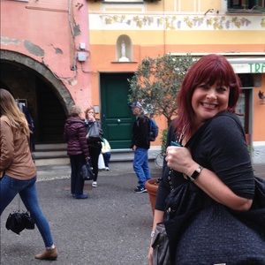 Meet your Posher, Laurie